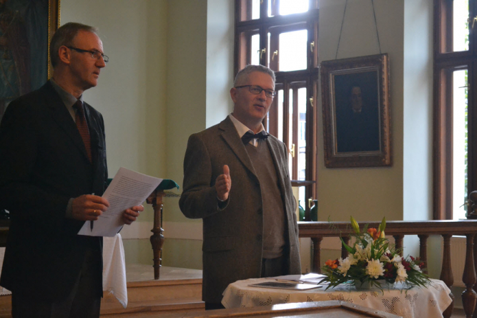 Kiss Jenő fordítja Sven Grosse előadását