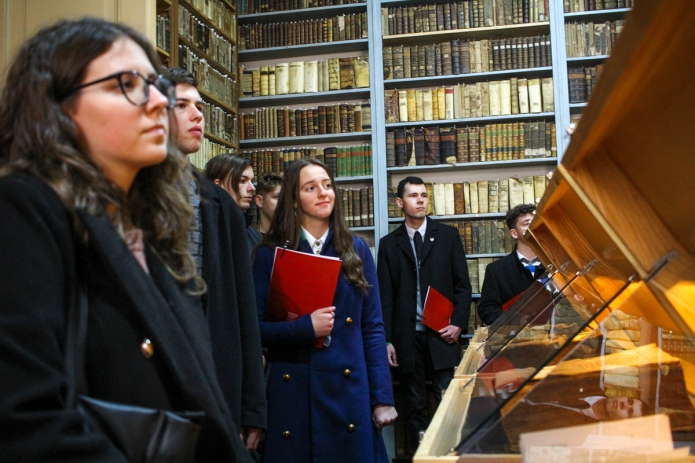 Egy pillantás a Könyvtár régi gyűjteményeire