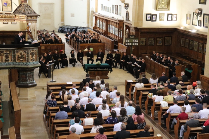 Megtelt a Farkas utcai templom