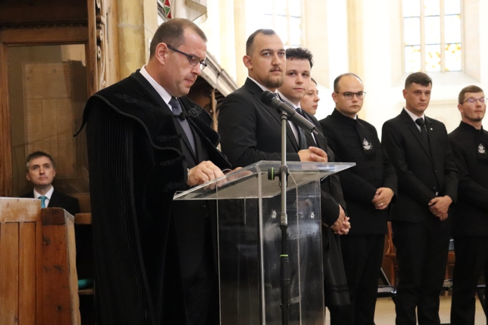 Dénes István főjegyző a református lelkipásztori tisztségről